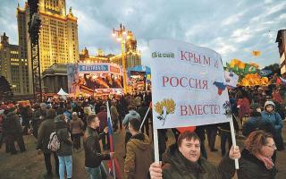 Yavlinsky falou a favor de uma conferência internacional e de um novo referendo sobre a Crimeia