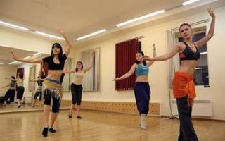 Jak se naučit tančit břišní tanec (videolekce)